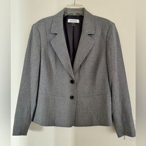 Elegant Kaper grey two-Button blazer (Size 16).